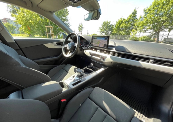 Audi A4 cena 84000 przebieg: 147000, rok produkcji 2019 z Warszawa małe 631